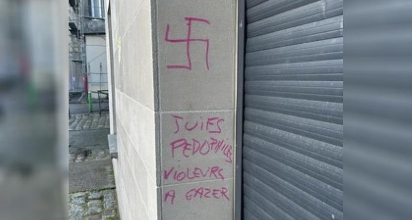 Inscriptions antisémites sur la synagogue de Rouen : le ou les auteurs activement recherchés Inscriptions antisémites sur la synagogue de Rouen : le ou les auteurs activement recherchés