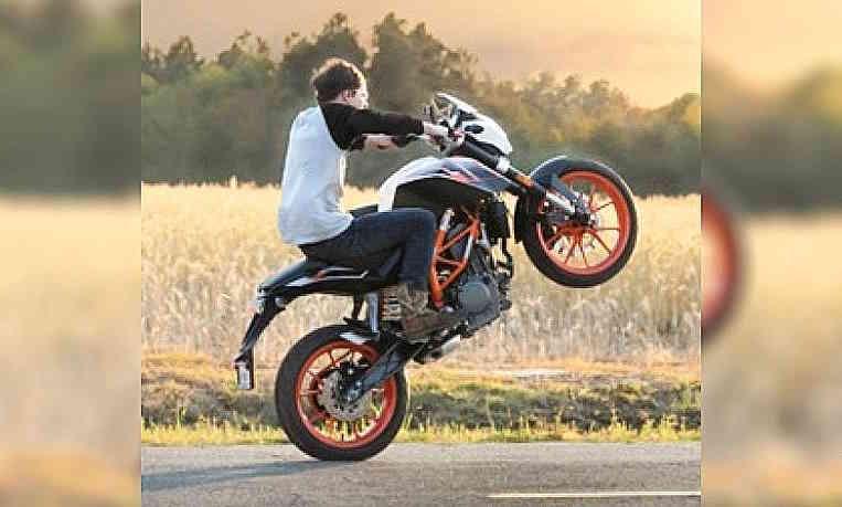 Rodéo urbain à Aubergenville (Yvelines) : quatre hommes interpellés, leurs motos saisies Rodéo urbain à Aubergenville (Yvelines) : quatre hommes interpellés, leurs motos saisies