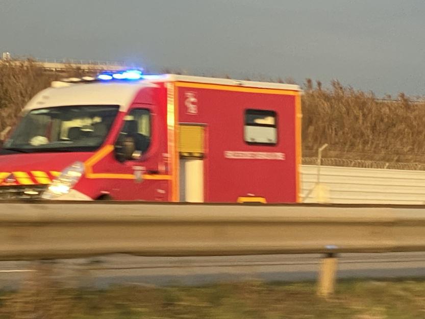 Accident sur l’A150, près de Rouen : un véhicule sur le toit, trois blessés pris en charge par les sapeurs-pompiers 