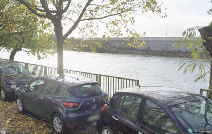 Deux jeunes tombent dans la Seine à Rouen : ils sont secourus par un commissaire de police en repos Deux jeunes tombent dans la Seine à Rouen : ils sont secourus par un commissaire de police en repos