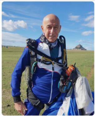 Mont Saint-Michel : un saut en parachute inédit le 8 mai pour célébrer la paix
