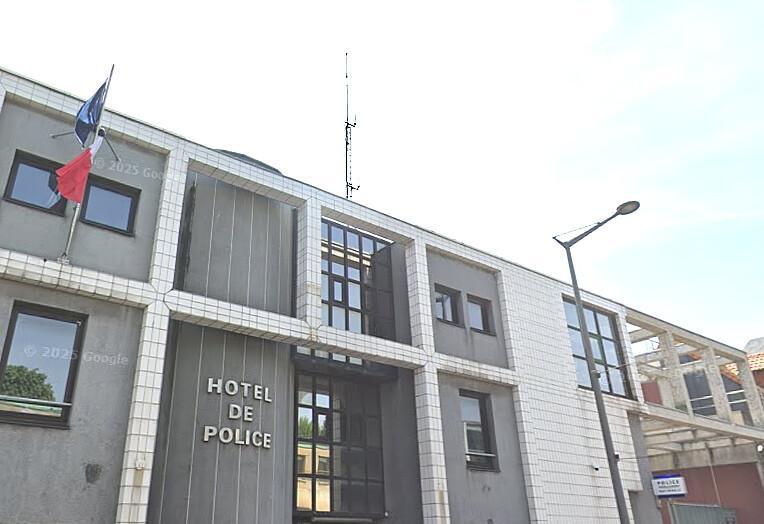 Seine-Maritime : un ouvrier chute du toit de l’hôtel de police de Dieppe lors d’une intervention sur une antenne