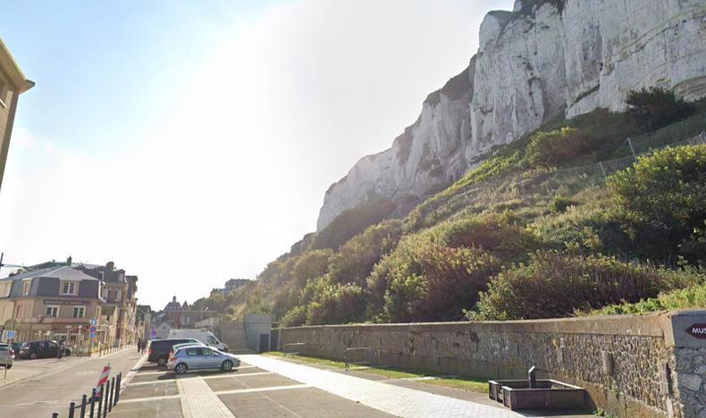 Le Tréport : un homme décède après une chute du haut des falaises près du funiculaire