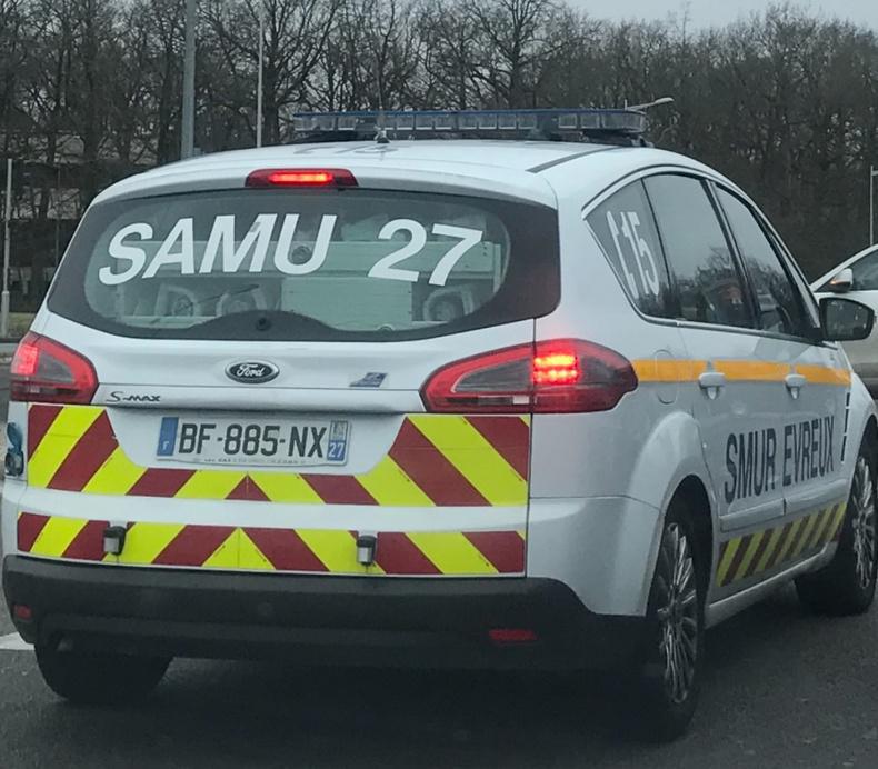 Un blessé grave dans un choc frontal entre une moto et une voiture à Conches-en-Ouche 