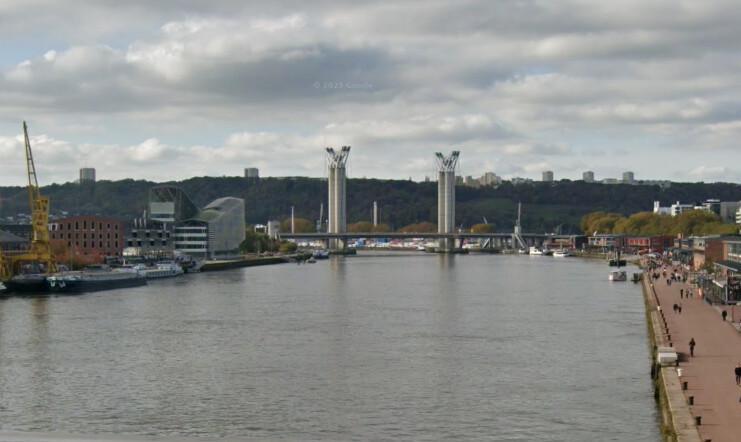 Un homme tombe accidentellement dans la Seine à Rouen : sorti de l’eau avant l’arrivée des secours Un homme tombe accidentellement dans la Seine à Rouen : sorti de l’eau avant l’arrivée des secours