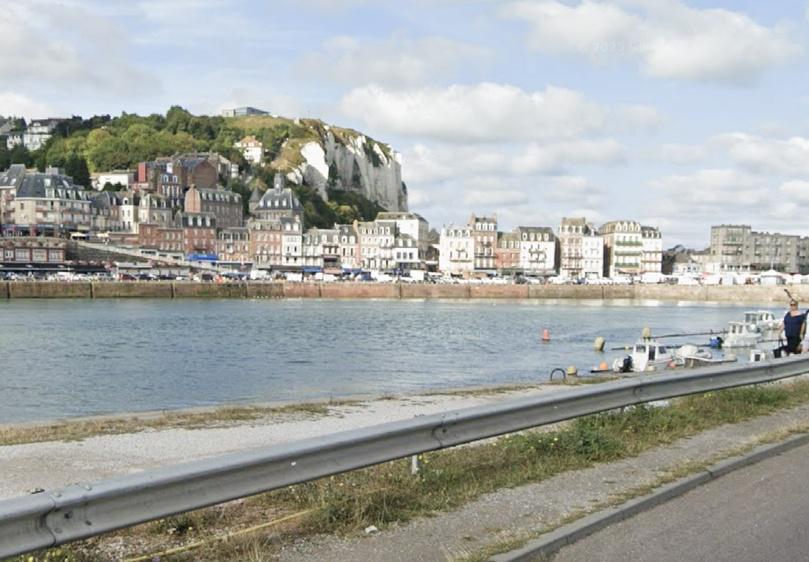 Le Tréport : une septuagénaire en arrêt cardiaque après une chute dans le port, réanimée par les secours Le Tréport : une septuagénaire en arrêt cardiaque après une chute dans le port, réanimée par les secours