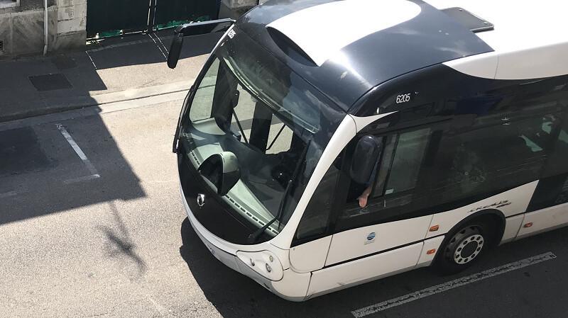 Rouen : très alcoolisé, il menace les passagers d'un bus avec un bâton muni d’une lame pointue