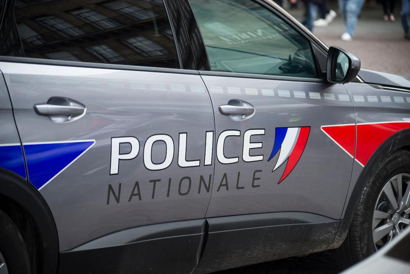Rouen : une jeune femme vient restituer un téléphone volé et se fait dérober ses cartes bancaires