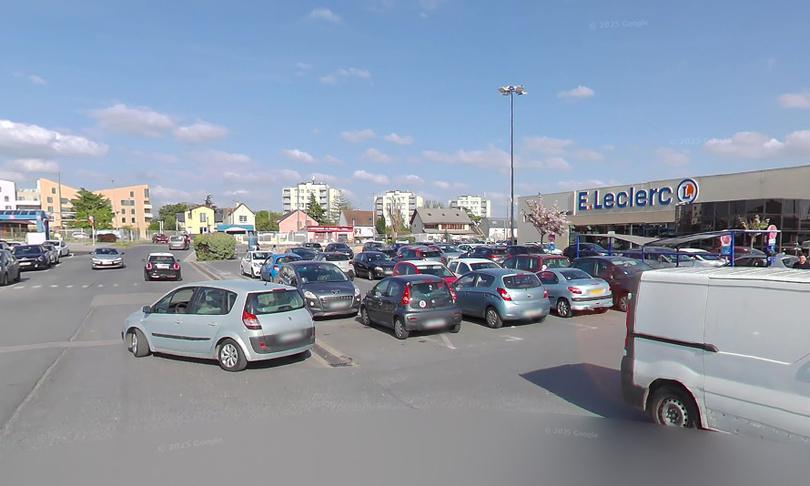 Yvelines. A Carrières-sous-Poissy, un cirque s’installe de force sur le parking du centre commercial Leclerc Yvelines. A Carrières-sous-Poissy, un cirque s’installe de force sur le parking du centre commercial Leclerc
