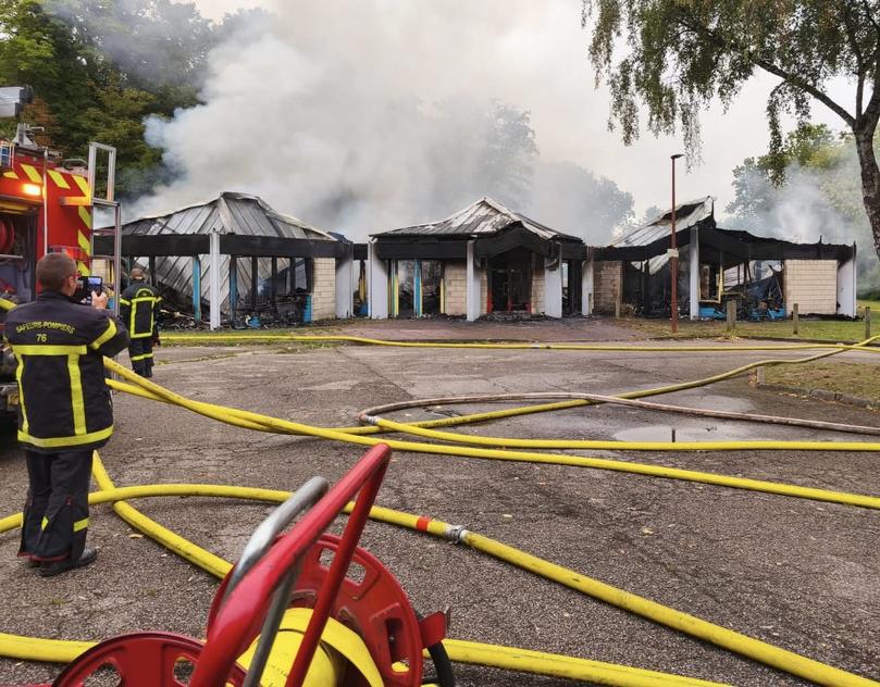 Seine-Maritime : un centre de loisirs ravagé par un incendie criminel à Harfleur, la mairie dépose plainte