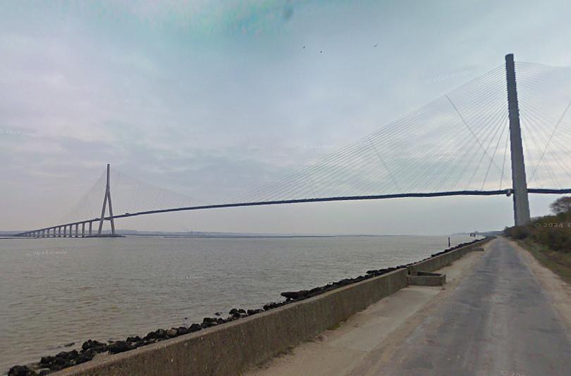 Une femme de 49 ans se noie au pied du pont de Normandie, la circulation coupée vers Le Havre Une femme de 49 ans se noie au pied du pont de Normandie, la circulation coupée vers Le Havre