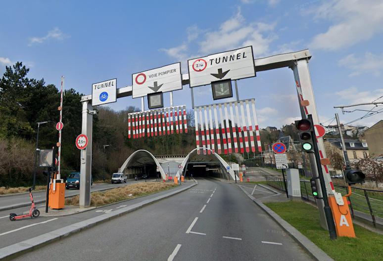 Le Havre : un automobiliste grille un feu rouge et prend des risques dans le tunnel Jenner