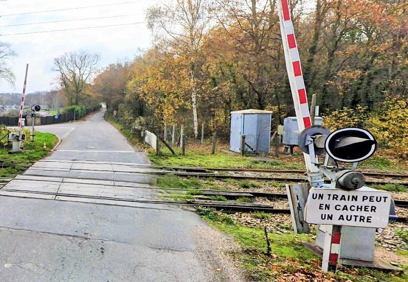Accident sur un passage à niveau : trafic SNCF interrompu entre Oissel et Elbeuf Accident sur un passage à niveau : trafic SNCF interrompu entre Oissel et Elbeuf