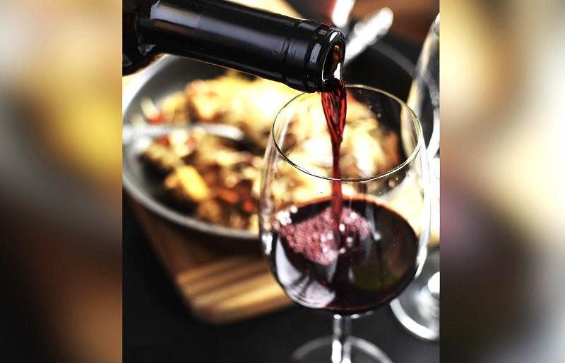 Saint-Étienne-du-Rouvray : un client ivre frappe une serveuse et le gérant du restaurant Saint-Étienne-du-Rouvray : un client ivre frappe une serveuse et le gérant du restaurant