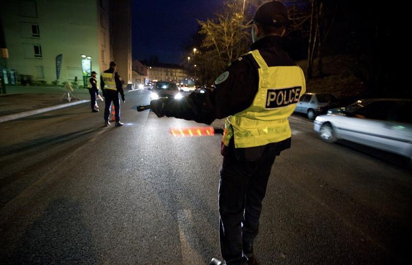 Yvelines : recherché pour évasion, il percute un fourgon de police après un refus d’obtempérer à Mantes-la-Jolie