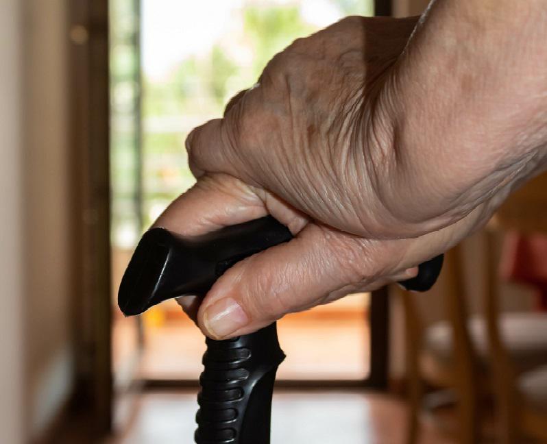 Une jeune femme soupçonnée d’avoir extorqué plus de 65 000 € à un homme de 86 ans dans les Yvelines Une jeune femme soupçonnée d’avoir extorqué plus de 65 000 € à un homme de 86 ans dans les Yvelines