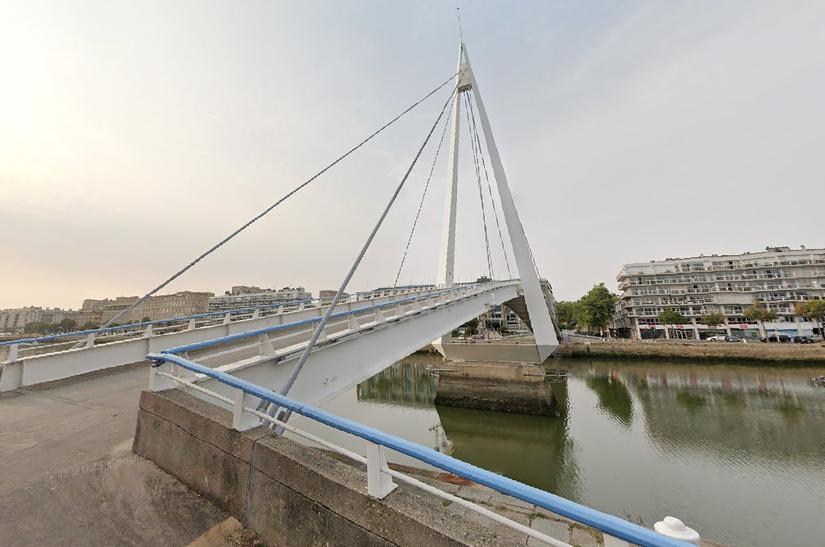 Un jeune homme suicidaire intercepté in extremis au-dessus du bassin du Commerce au Havre