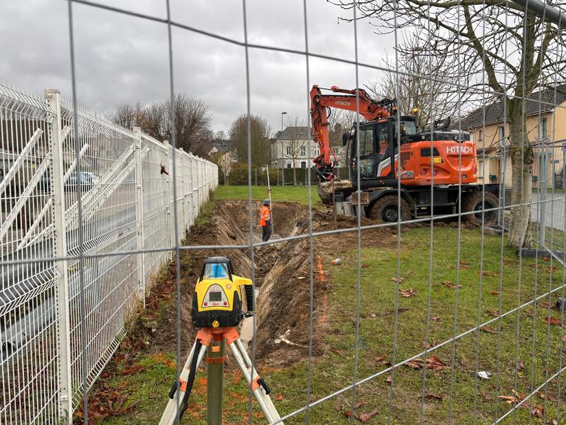 Dépollution à Neufchâtel-en-Bray : l’État retire deux anciennes cuves de goudron enterrées Dépollution à Neufchâtel-en-Bray : l’État retire deux anciennes cuves de goudron enterrées