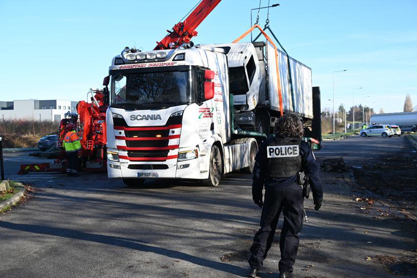 Yvelines : six épaves de camions évacuées après dix ans d’immobilisation à Coignières Yvelines : six épaves de camions évacuées après dix ans d’immobilisation à Coignières