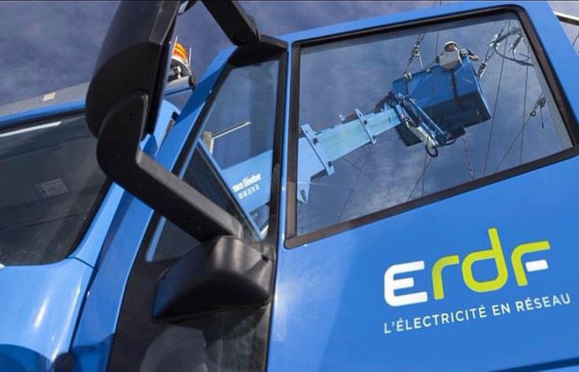 Eure : une ligne de 20 000 volts endommagée par un tracteur et plus de 200 foyers privés d’électricité à Epaignes Eure : une ligne de 20 000 volts endommagée par un tracteur et plus de 200 foyers privés d’électricité à Epaignes