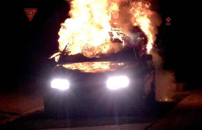 Collision sur le pont Mathilde à Rouen, une des voitures prend feu : aucun blessé n'est à déplorer