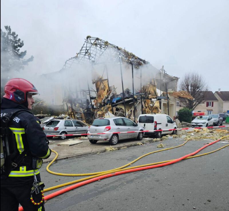 Yvelines. Une femme et ses trois enfants blessés grièvement dans l'explosion d'un pavillon à Magny-les-Hameaux