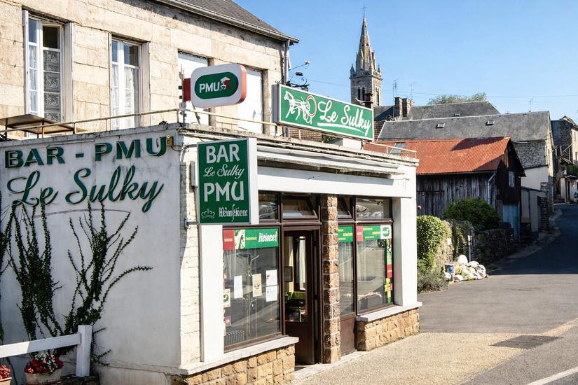 Dans la Manche, un parieur du PMU empoche 216 284 € en jouant sur le Quinté+