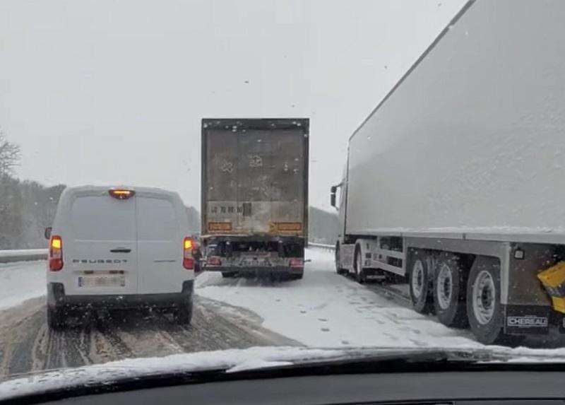 Neige et verglas : la circulation se fluidifie sur l’A28, vigilance maintenue sur l’A29 en Seine-Maritime Neige et verglas : la circulation se fluidifie sur l’A28, vigilance maintenue sur l’A29 en Seine-Maritime