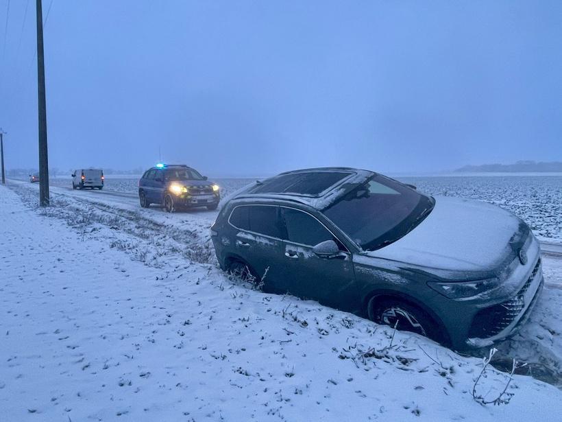 Neige : les transports scolaires de nouveau suspendus mercredi dans les Yvelines Neige : les transports scolaires de nouveau suspendus mercredi dans les Yvelines