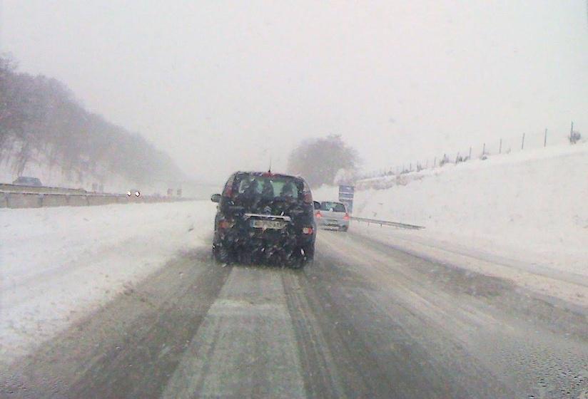 Neige et verglas : restrictions de circulation renforcées et écoles ouvertes ce mercredi en Seine-Maritime