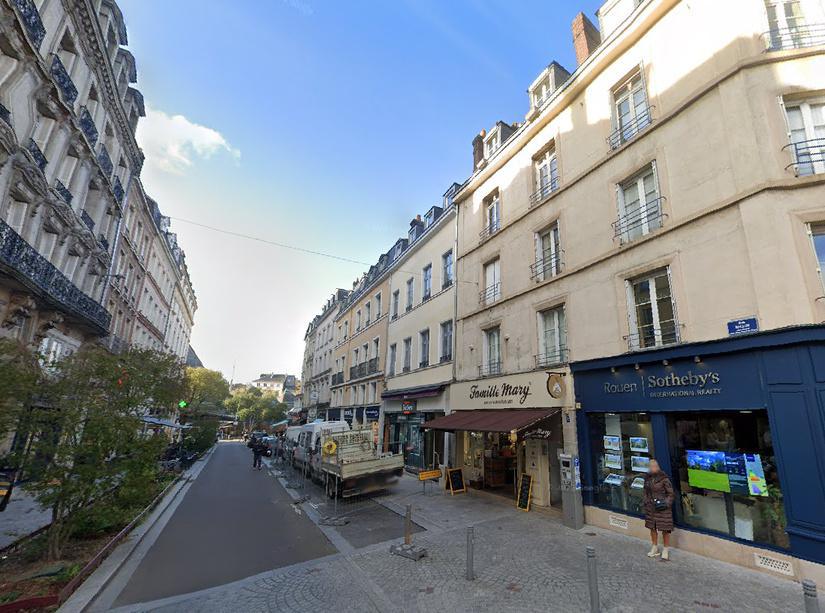 Cheminée fissurée rue Rollon à Rouen : un immeuble évacué et des commerces impactés