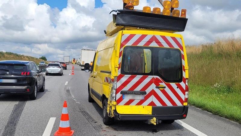 FLASH INFO - Carambolage sur l’A28 en Seine-Maritime : une quinzaine de véhicules impliqués, l’autoroute coupée vers Abbeville FLASH INFO - Carambolage sur l’A28 en Seine-Maritime : une quinzaine de véhicules impliqués, l’autoroute coupée vers Abbeville