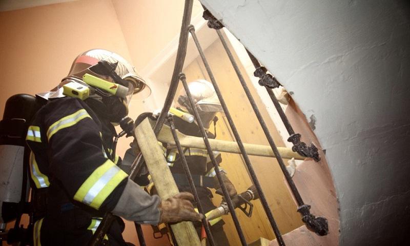 Feu d’appartement à Rouen : quatre personnes réfugiées dans les combles secourues