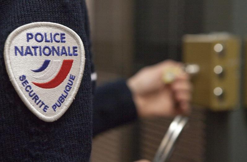 Rouen : un homme ivre s'en prend à une automobiliste avec une bouteille en verre