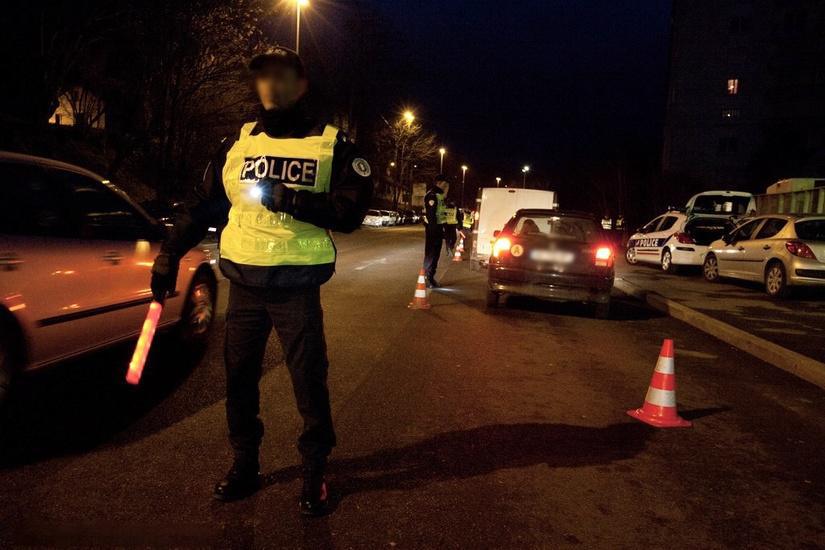 Le Havre : il circulait feux éteints avec un pneu crevé, le conducteur contrôlé positif à l’alcool et au cannabis Le Havre : il circulait feux éteints avec un pneu crevé, le conducteur contrôlé positif à l’alcool et au cannabis