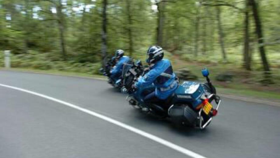 23 excès de vitesse sur la RN12 : les motards de la gendarmerie frappent fort dans l'Orne