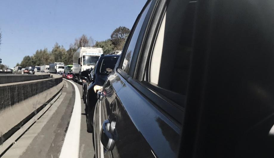 Accident sur l’A13 à Val-de-Reuil : un camion et une voiture entrent en collision, 10 km de bouchons Accident sur l’A13 à Val-de-Reuil : un camion et une voiture entrent en collision, 10 km de bouchons
