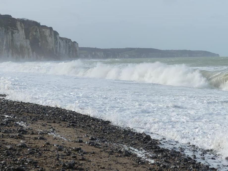 Normandie : vigilance renforcée face aux grandes marées de début mars sur le littoral