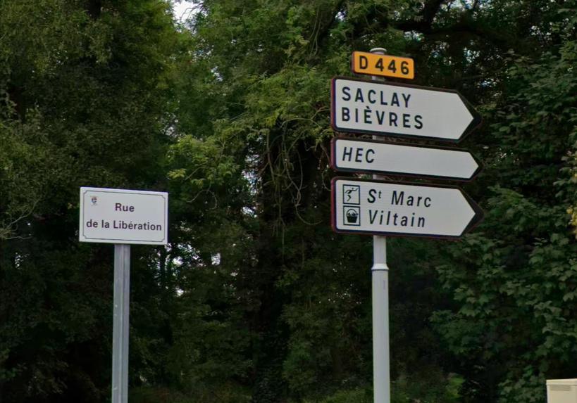 Yvelines : surpris dans un véhicule volé, il s'enfuit et se jette dans la Bièvre à Jouy-en-Josas Yvelines : surpris dans un véhicule volé, il s'enfuit et se jette dans la Bièvre à Jouy-en-Josas