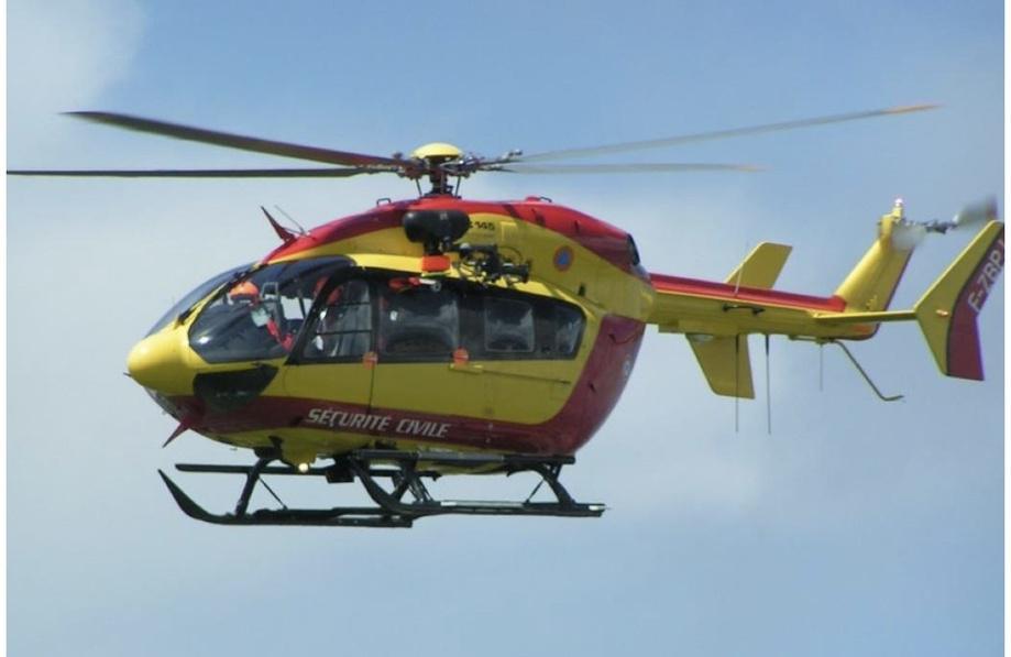 Cinq personnes piégées par la marée à Saint-Martin-Plage, hélitreuillées par Dragon 76 Cinq personnes piégées par la marée à Saint-Martin-Plage, hélitreuillées par Dragon 76