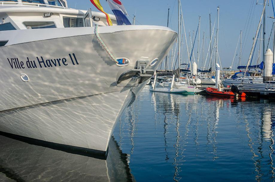 Le Havre : départ de feu à bord d'une pilotine du port, aucun blessé signalé Le Havre : départ de feu à bord d'une pilotine du port, aucun blessé signalé