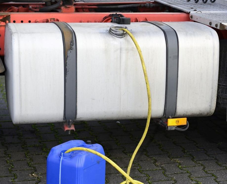 Le Havre : il vole 500 litres de gazole… puis découvre que son propre véhicule a disparu Le Havre : il vole 500 litres de gazole… puis découvre que son propre véhicule a disparu