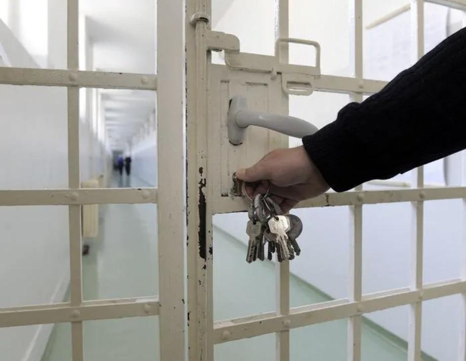 Louviers : le jeune homme soupçonné d’avoir tué son père d’accueil mis en examen pour assassinat Louviers : le jeune homme soupçonné d’avoir tué son père d’accueil mis en examen pour assassinat