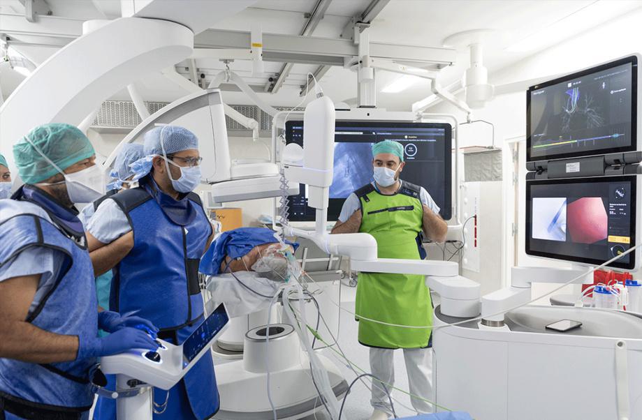 Première bronchoscopie robotisée au CHU de Rouen : une avancée majeure contre le cancer du poumon