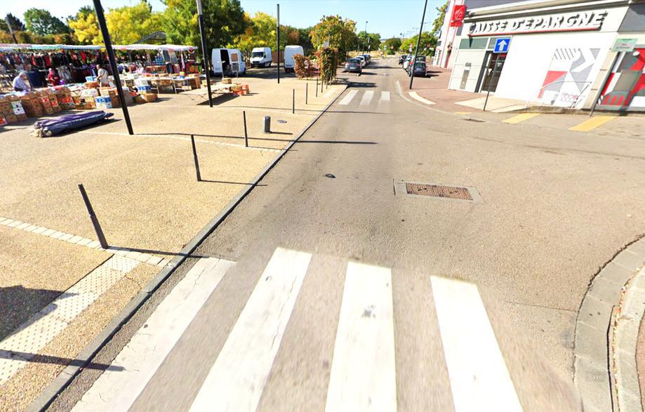 Val-de-Reuil : une septuagénaire grièvement blessée après avoir été percutée par un camion frigorifique