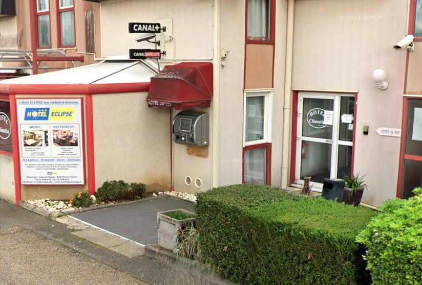 Magnanville : quatre hommes condamnés à 4 ans de prison après la violente agression d'un veilleur de nuit Magnanville : quatre hommes condamnés à 4 ans de prison après la violente agression d'un veilleur de nuit