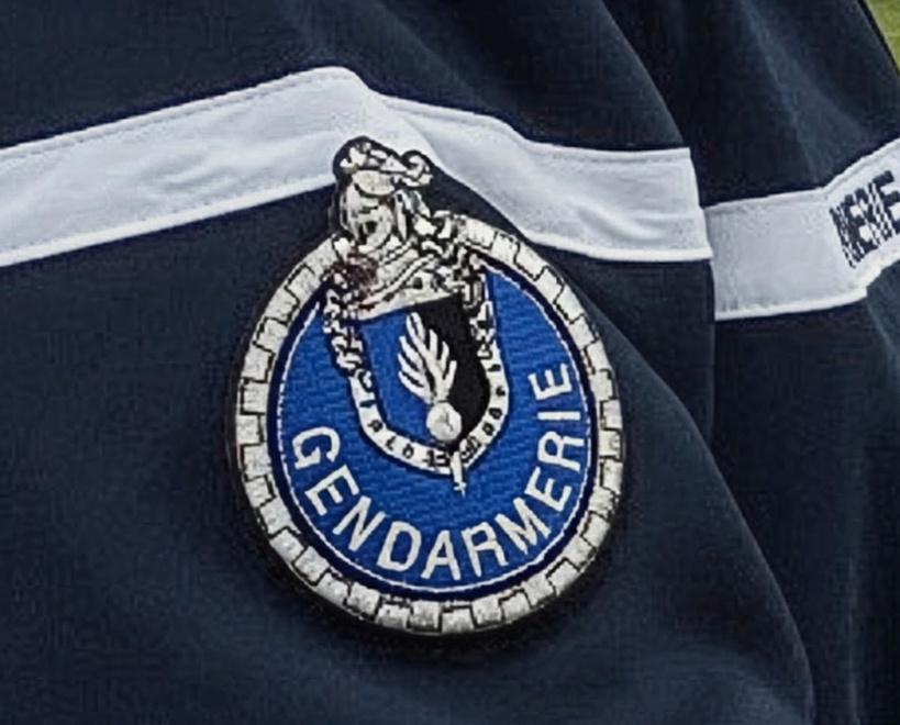 Yvelines : repéré par son écusson, un gendarme hors service agressé aux Mureaux Yvelines : repéré par son écusson, un gendarme hors service agressé aux Mureaux