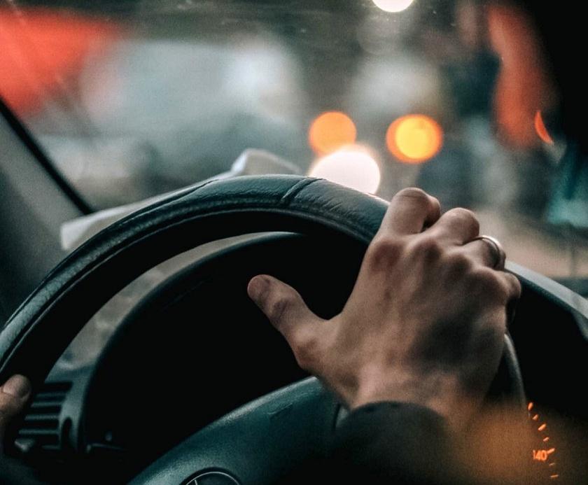 Oissel : pris en charge par la police à 170 km/h, un ralentisseur met fin à sa folle course-poursuite Oissel : pris en charge par la police à 170 km/h, un ralentisseur met fin à sa folle course-poursuite