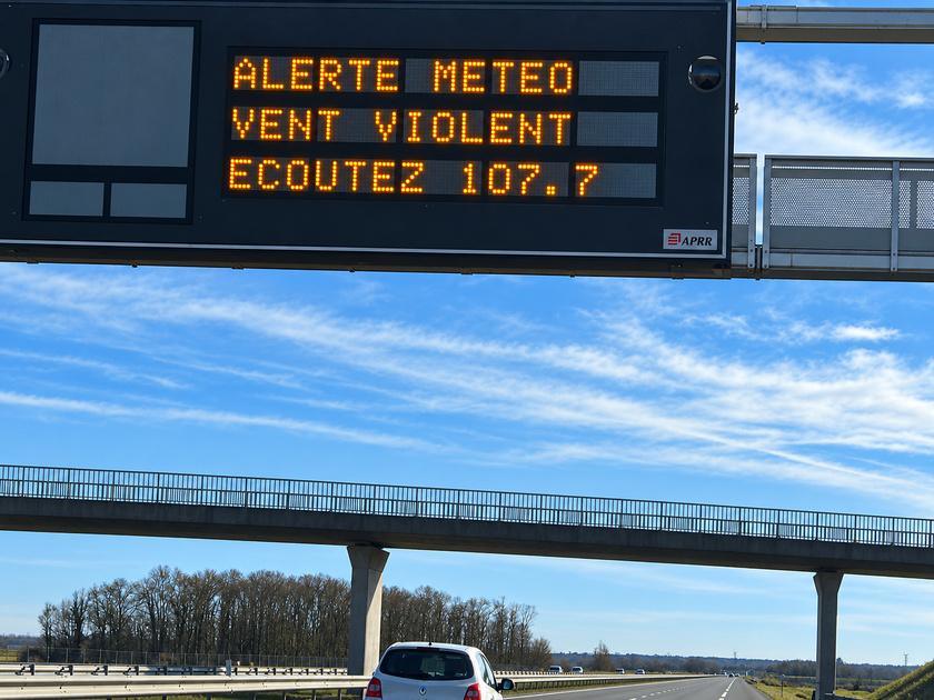Tempête Austen : les ponts de Normandie et de Brotonne fermeront vendredi matin, Tancarville sous surveillance Tempête Austen : les ponts de Normandie et de Brotonne fermeront vendredi matin, Tancarville sous surveillance