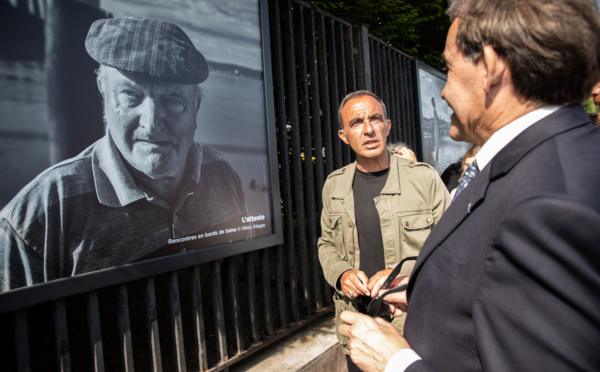 Nikos Aliagas, photographe : ses "Rencontres en bords de Seine" exposées à Rouen